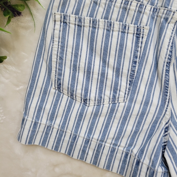 American Eagle High Waist Blue Stripe Mom Shorts size 6 - Picture 9 of 9